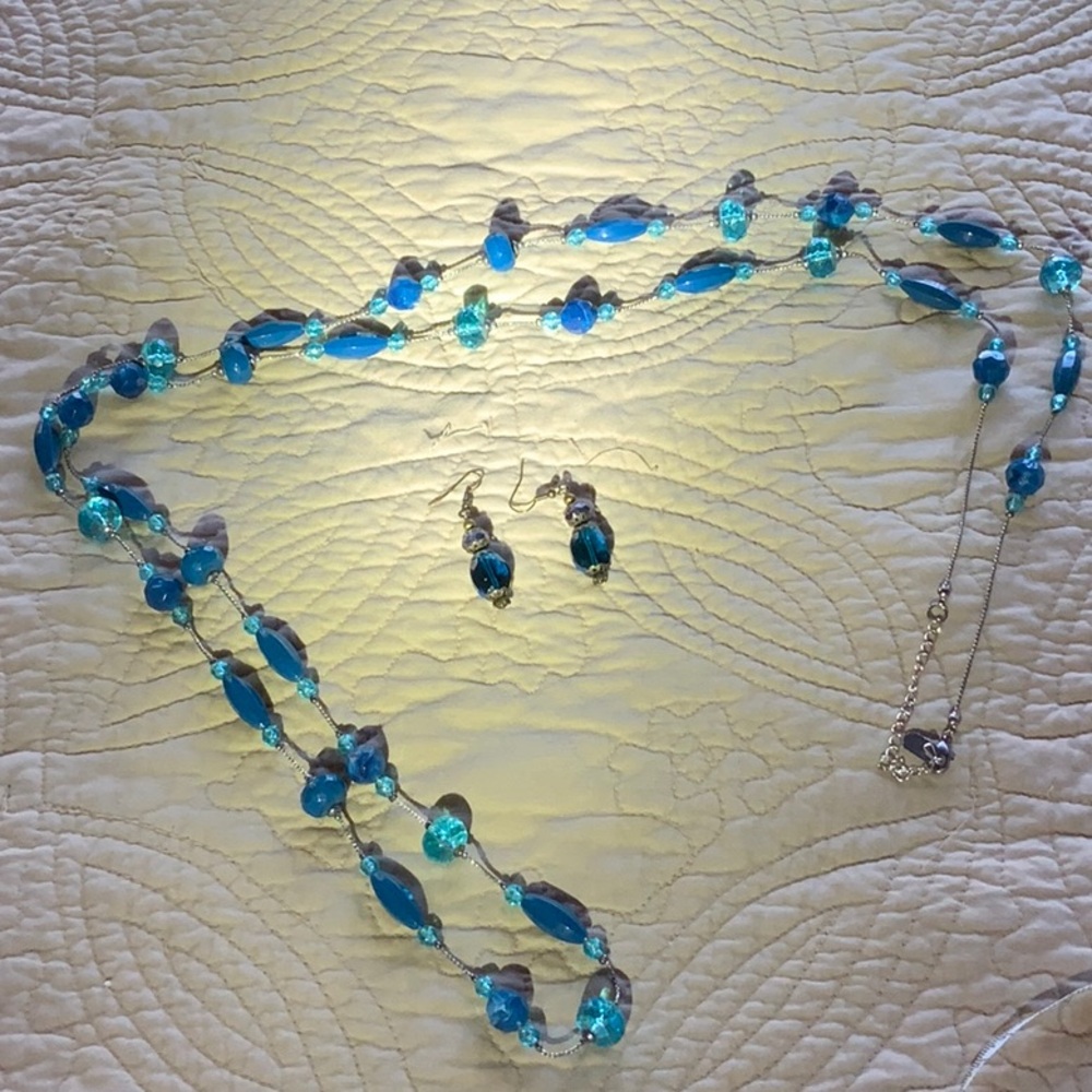 J Lo Long blue bead & wire string necklace with earrings